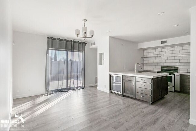 Photo - Stylish 1Bdm 2Ba Loft in Uptown Phoenix with Private Yard! Unit D3