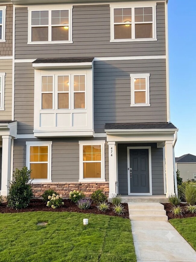 Front View3 - 474 Carolina Springs Blvd