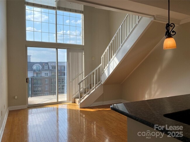Photo - 300 W 5th St Unidad 604 Rental
