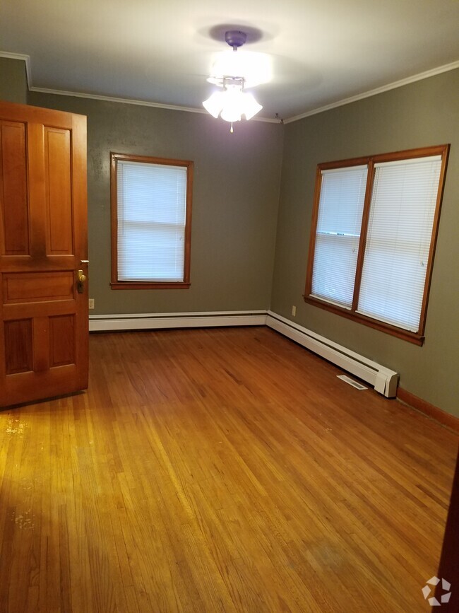 Building Photo - 2555 University Ave Rental