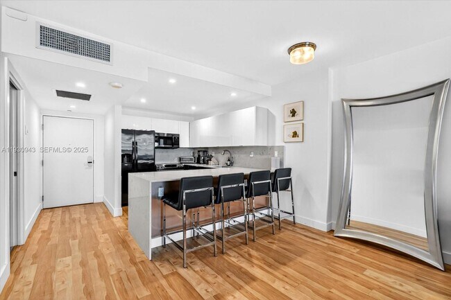 Photo - 2301 Collins Ave Unidad 714