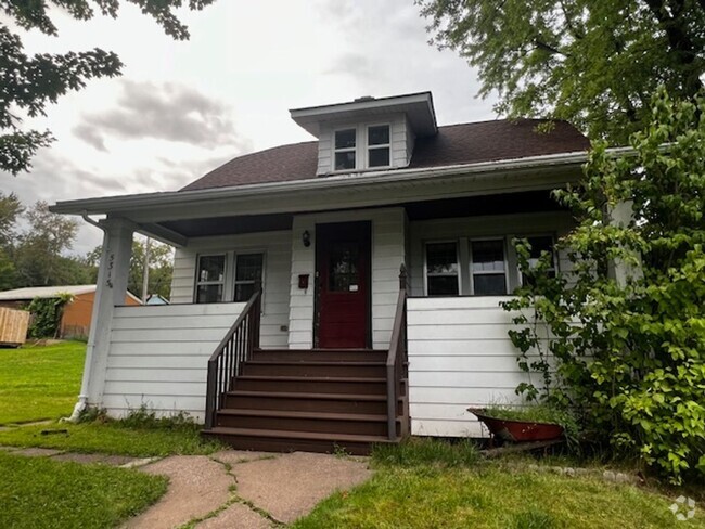 Building Photo - Duluth, MN - 2+ bed - 1 bath - Single Fami... Rental