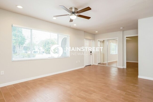Photo - 3 Bedroom Pet-Friendly Home in Fort Myers, FL with Main Street Renewal