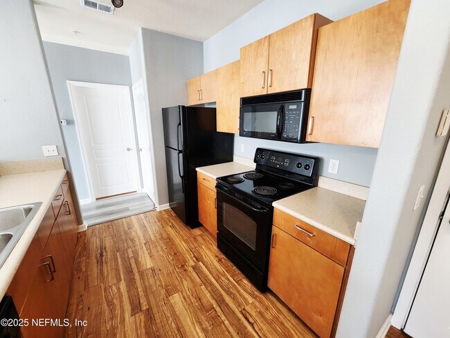 Photo - 8290 Gate Pkwy W Unidad 1318