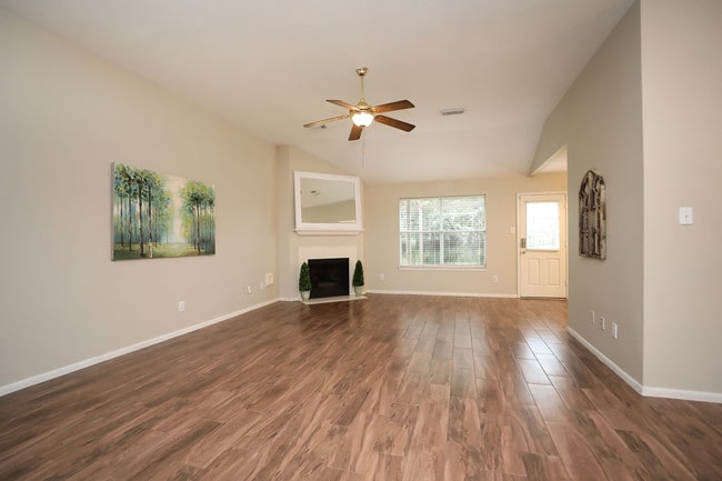 Photo - 208 Armand Bay Dr