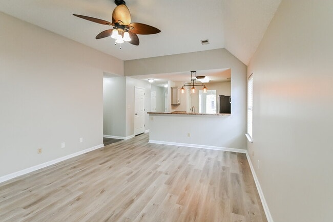 8262 Regal Bend Dr