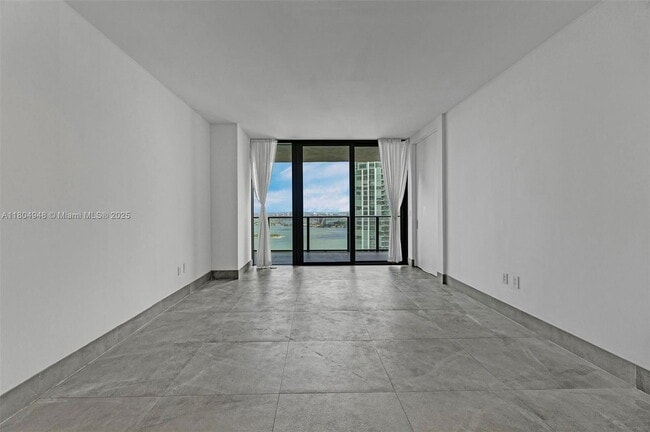 Building Photo - 650 NE 32nd St Unit 4102 Rental