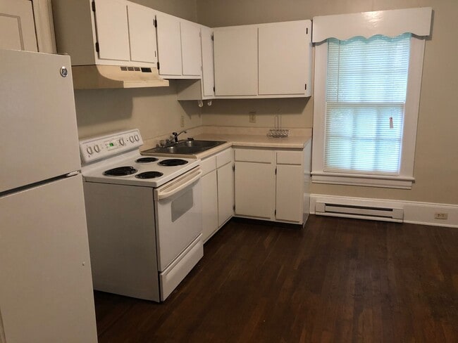 Photo - 1 Bedroom in Glenwood Area with Water Included