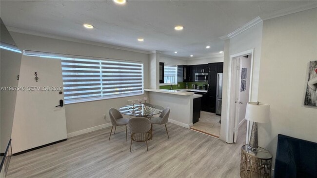 Photo - 10004 E Bay Harbor Dr Unidad 8