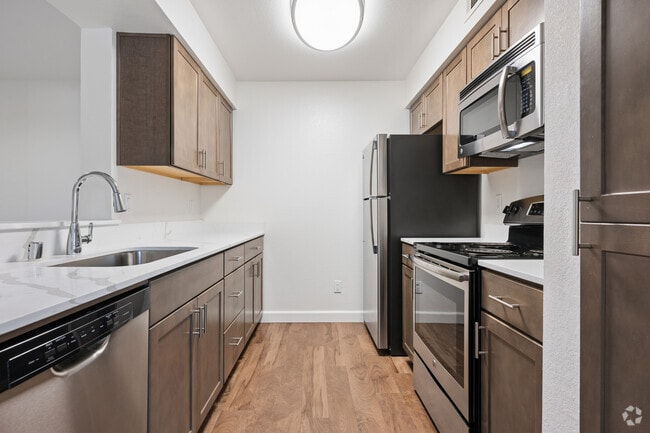 2BR, 2BA - 1,100SF - Kitchen - Shadow Creek Apartments