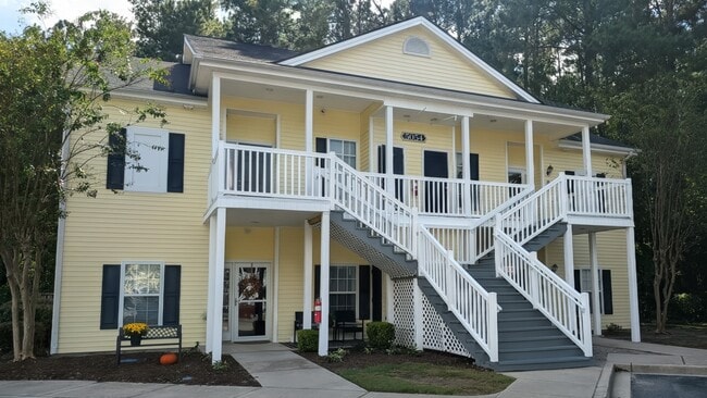 Building Photo - 5054 Belleglen Ct Unit 201