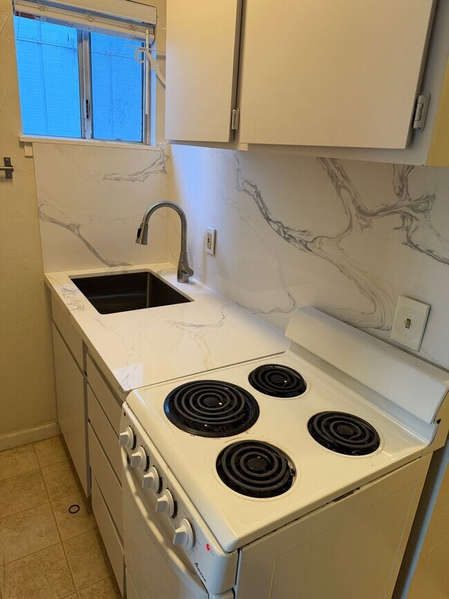 Photo - almonte Unit LOWER