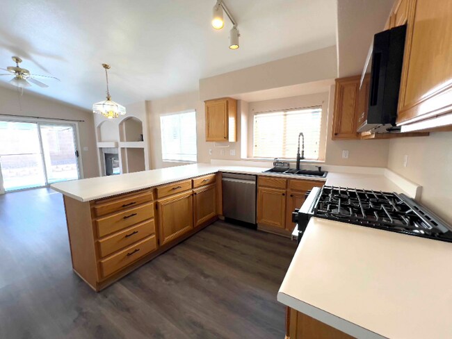 Photo - 3845 Bach Way