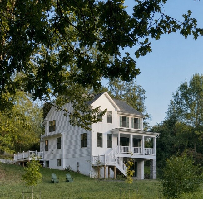 Building Photo - 15717 Tierra Dr