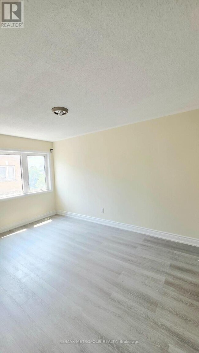 Photo - 1795 Markham Rd