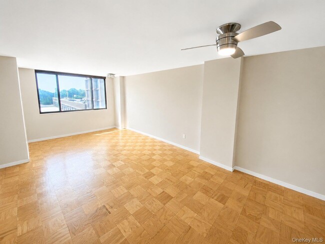 Photo - 27110 Grand Central Pkwy Unit 2U