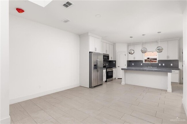 Photo - 15 S 42nd St