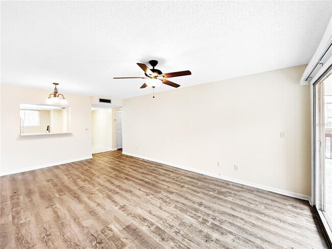 Photo - 6336 Newtown Cir Unit 36B2