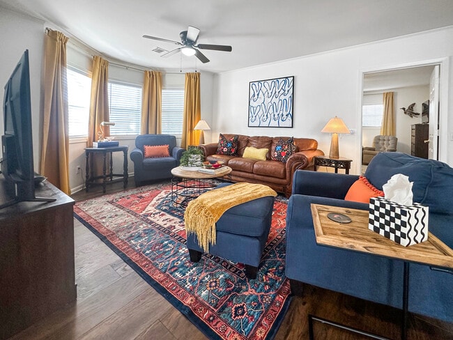 Photo - 402 Wallace Dean Rd