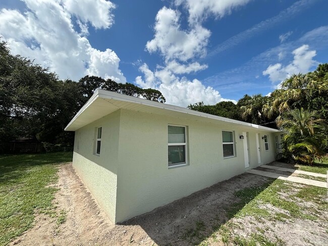 Photo - 2147 Sibley Ave