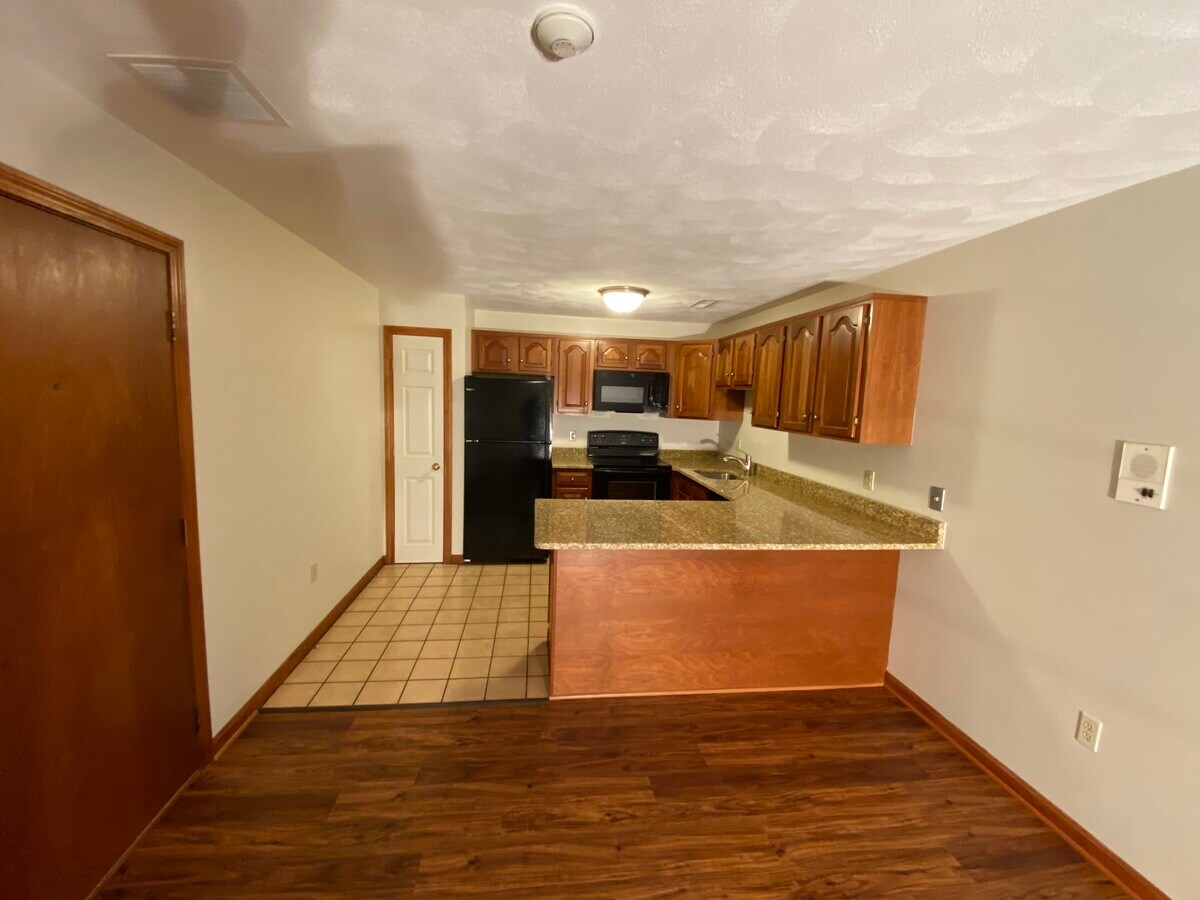 Photo - 132 Tyngsboro Rd Apartments Unit 14