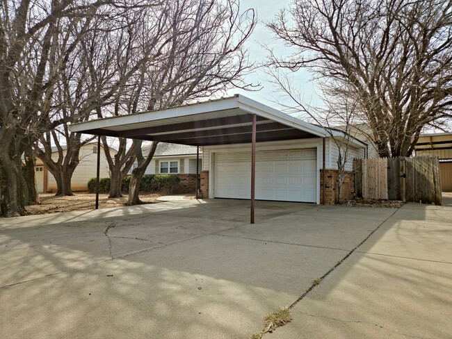 Photo - 4 Bedroom Home Near LCU with HUGE Bonus Room