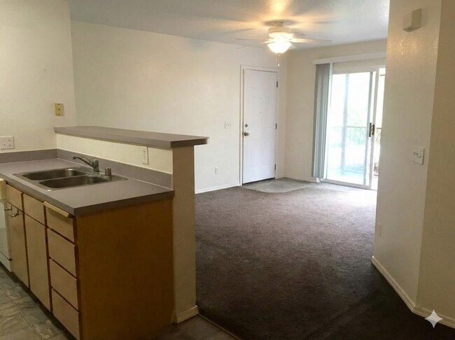 Photo - 131 Baker St