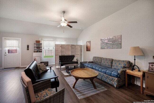 Photo - Home away from home Unidad 1