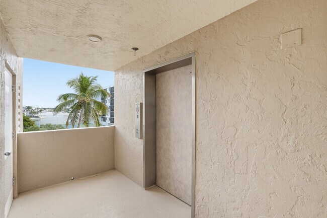 Photo - 10475 Gulf Shore Dr