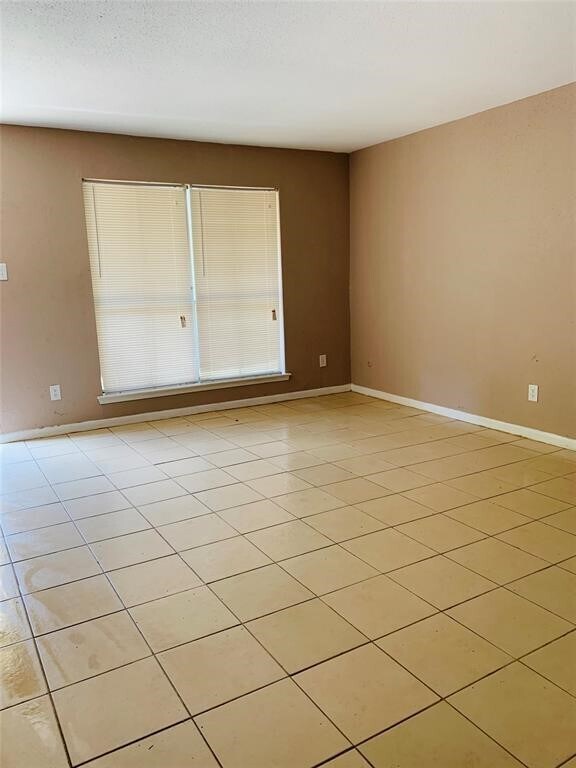 Photo - 5625 Antoine Dr Unit 607