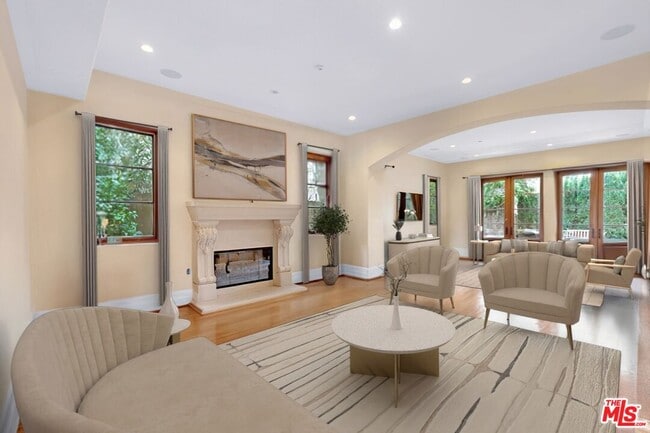 Photo - 1101 S Gretna Green Way