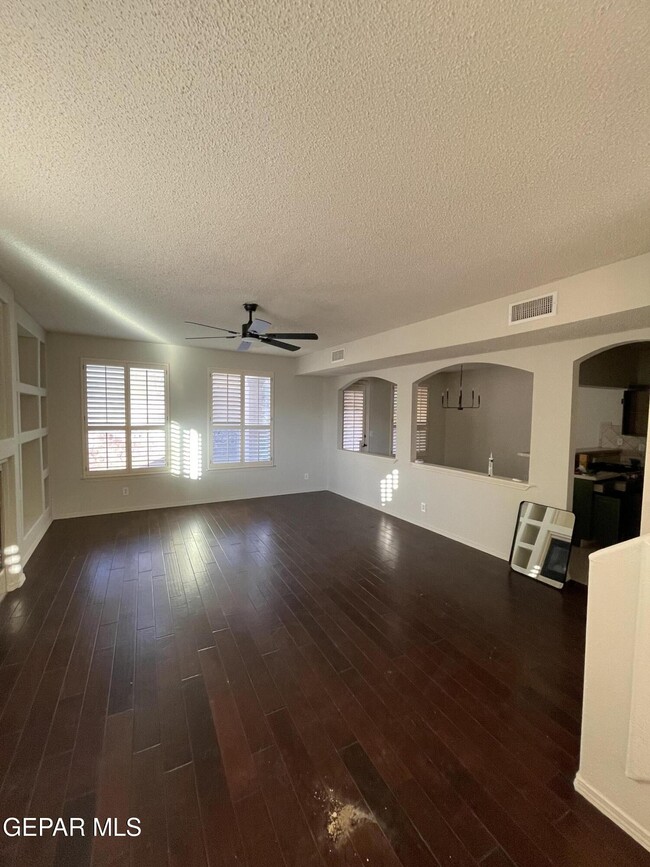 Photo - 206 Vic Clark Ct