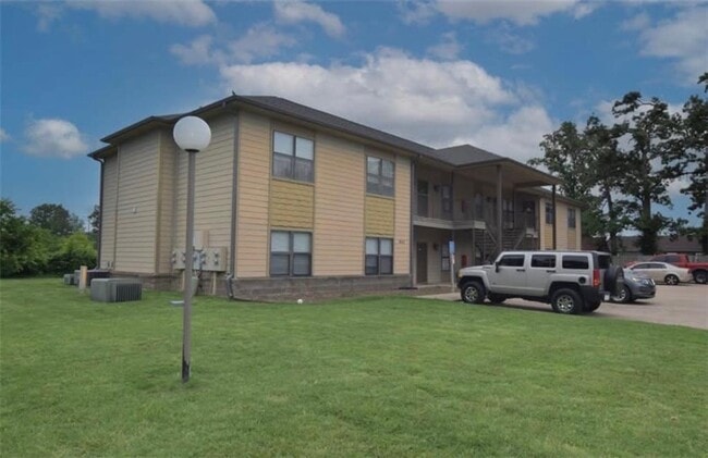 Photo - 3010 SE J St Apartment Unit 20