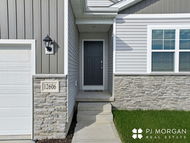 Photo - Spacious, Stylish, and Ready for You!