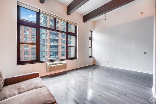 Building Photo - 1500 Hudson St Unit 3L Rental