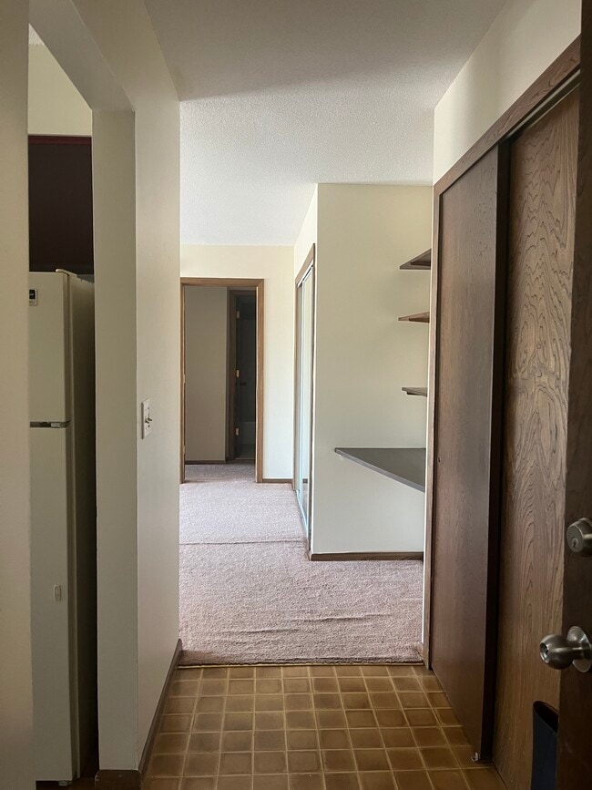 Entryway - 709 11th Ave S Unit 6