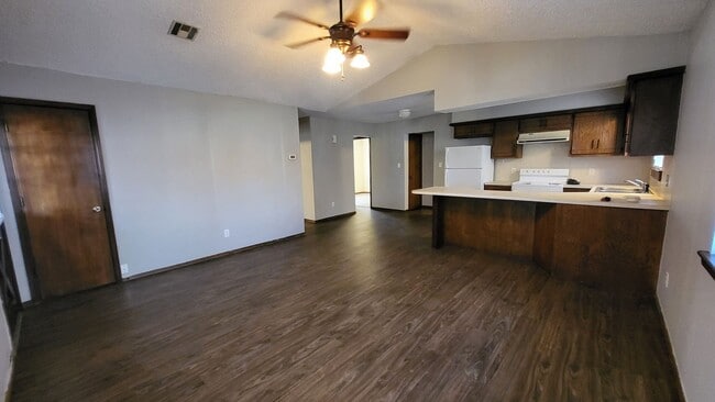 Photo - Easy Access ~ 3 bedroom 1 bathroom Unit A