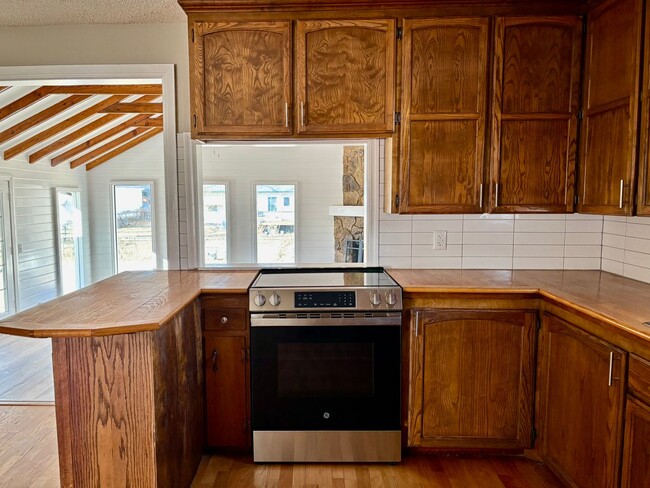 Photo - Cozy Broken Arrow Home