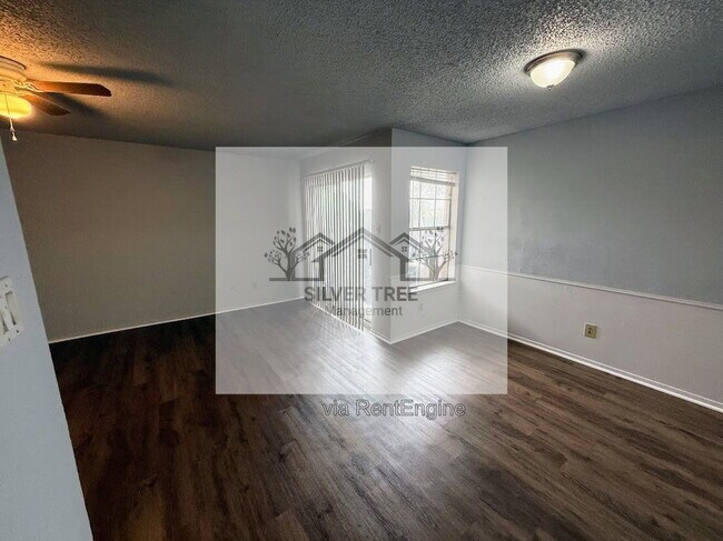 Photo - 4820 Wellesley Ave Unit A