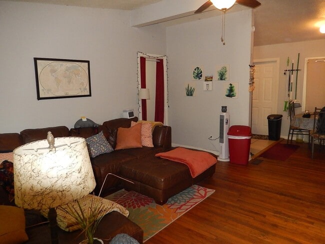 Photo - 1663 Sharkey St