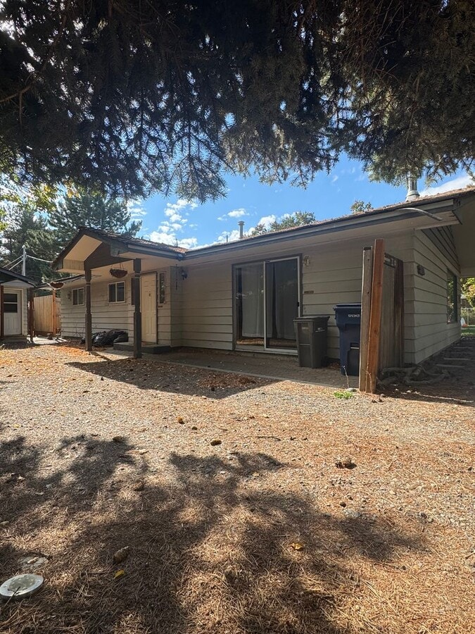 Secluded 3-Bedroom, 2-Bath Home for Rent - Secluded 3-Bedroom, 2-Bath Home for Rent