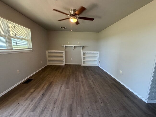 Photo - Guthrie Rental with 15 acres