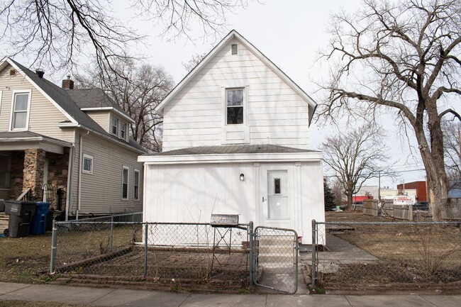 2 Bedroom 1 Bathroom home - 2 Bedroom 1 Bathroom home