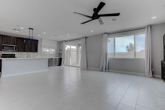 Photo - Stylish 3-Bed Home with Loft & EV Charger in Skye Canyon