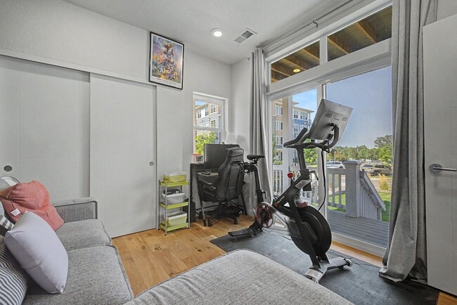 Photo - 570 W Amherst Ave