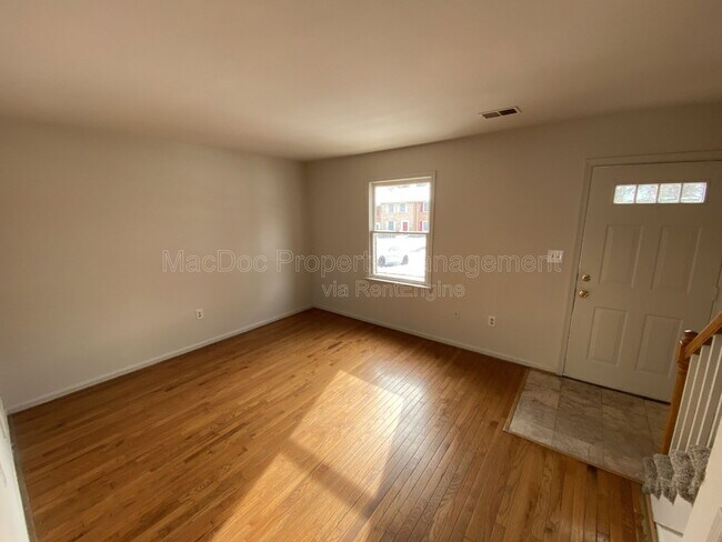 Photo - 212 Farrell Ln