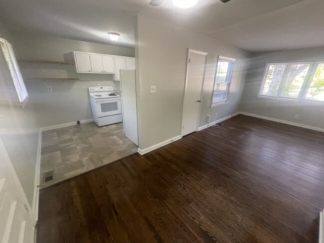 Photo - 2 bd 1 ba House