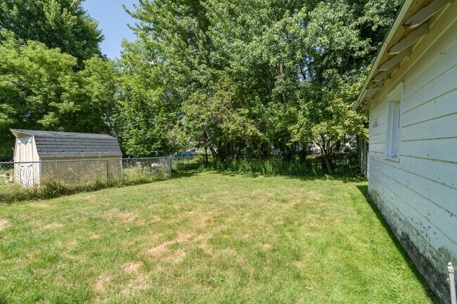 Photo - 721 Nellis St