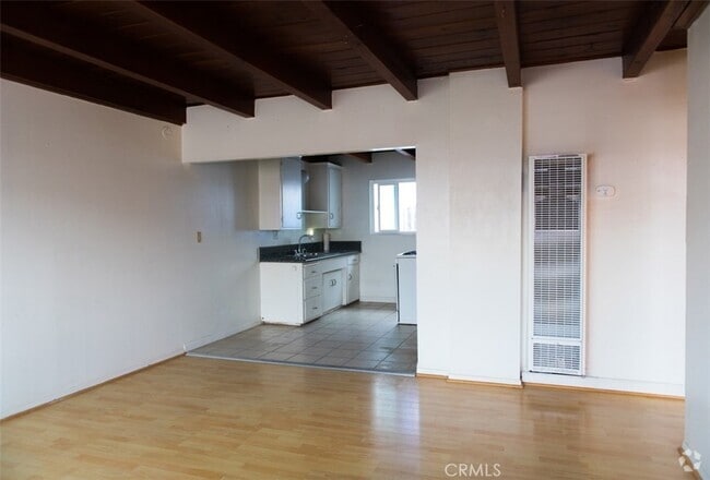 Building Photo - 26129 Victoria Blvd Rental