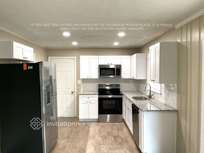 Photo - 759 Birchwood Ln SW